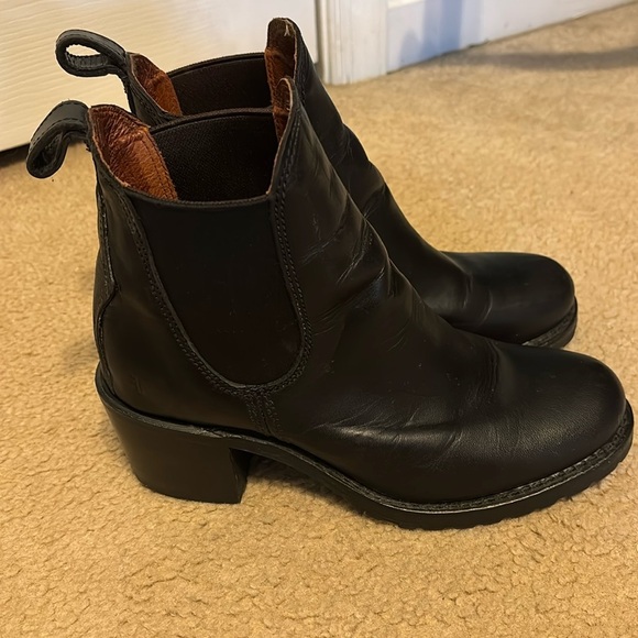 Frye Shoes - Frye SABRINA CHELSEA boots